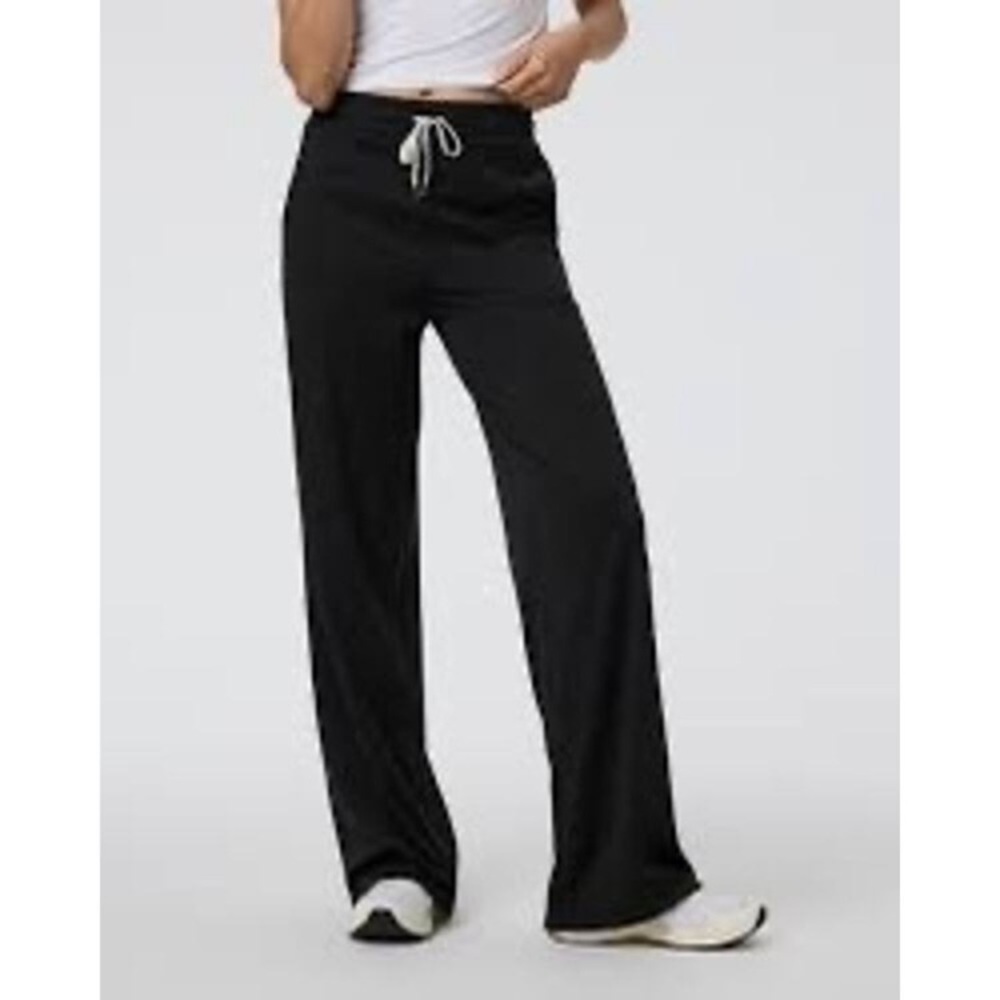 Vuori Halo Essential Wide Leg Pants. Black Heather M. New without Tags.